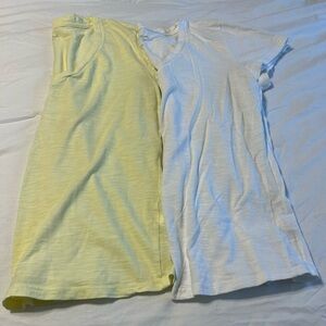 Universal Thread Women’s V-Neck Tees